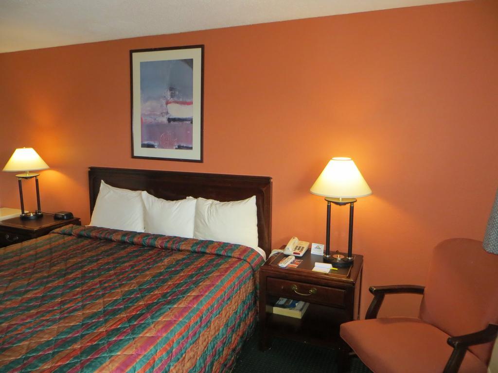 Days By Wyndham O'hare Airport West 2*